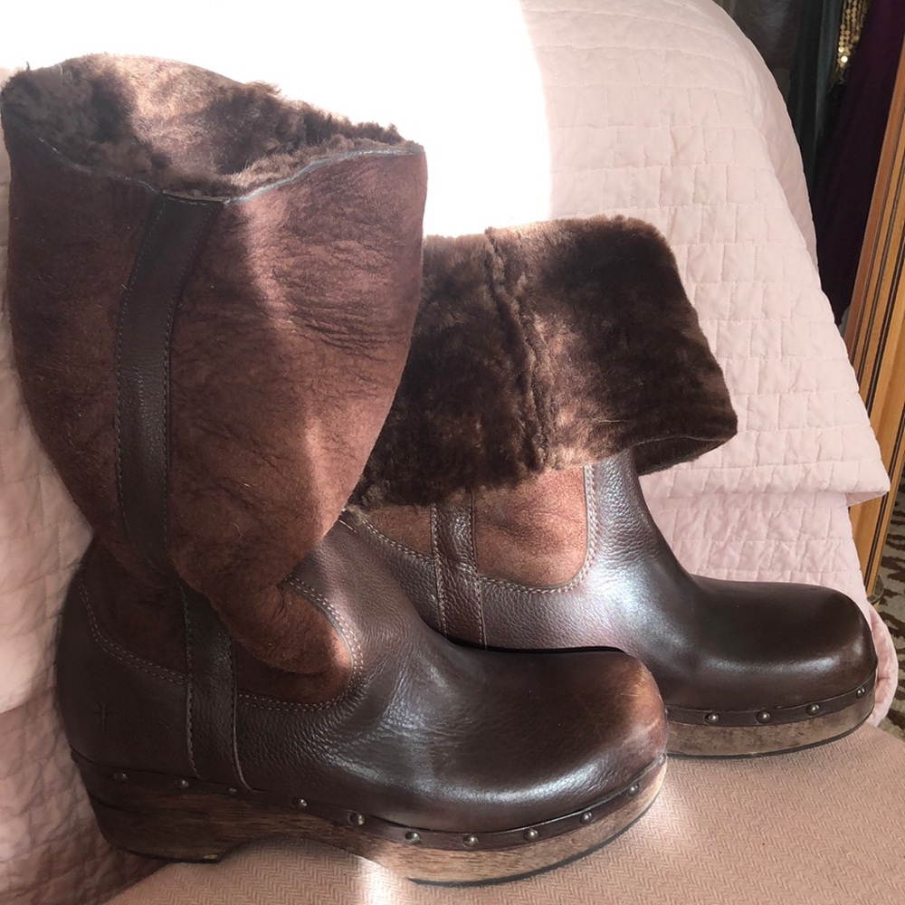 Rare find Frye Morgan Clog boots size 8.5M. Chocolate Brown.